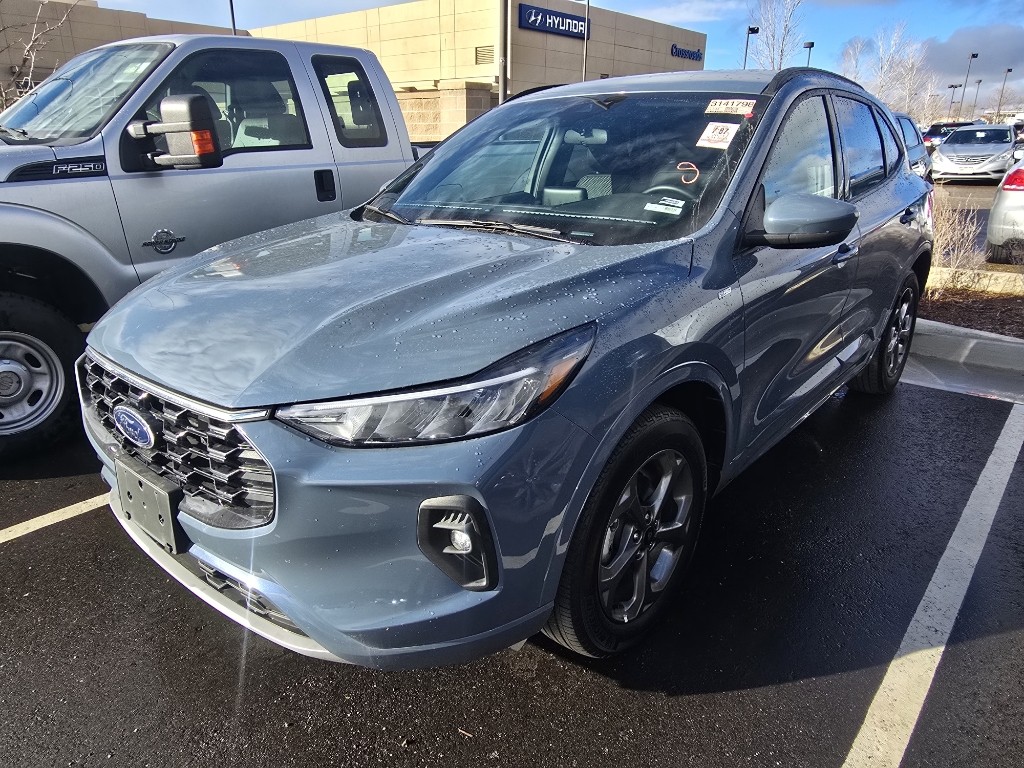 2024 Ford Escape ST-Line Select's photo