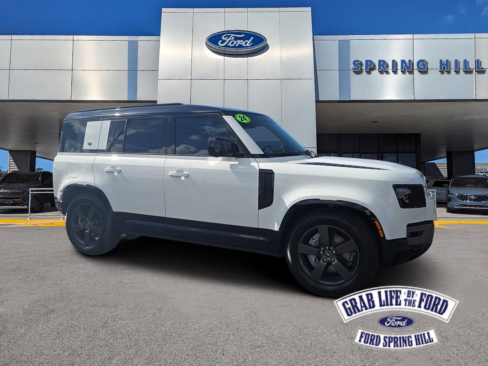 2024 Land Rover Defender X-Dynamic SE's photo