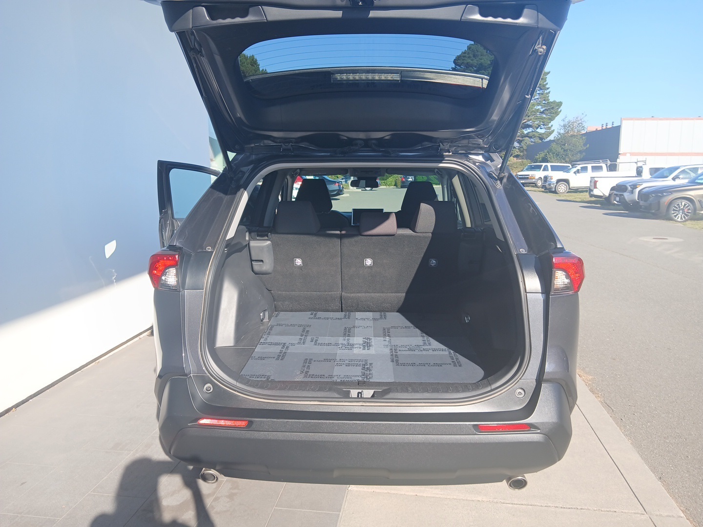 2024 Toyota RAV4 LE photo 9