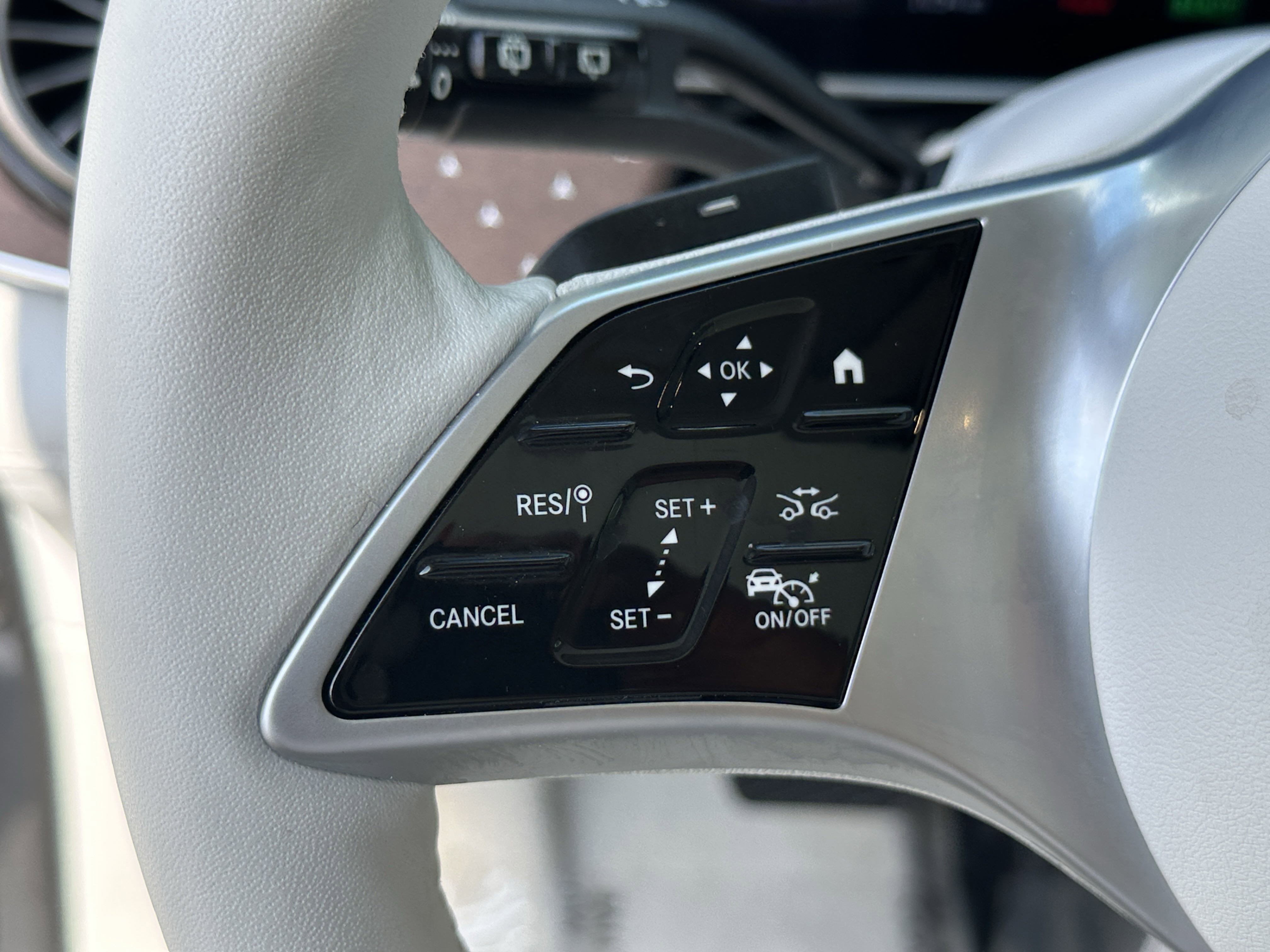 2024 Mercedes Benz EQE SUV 350 4MATIC photo 12