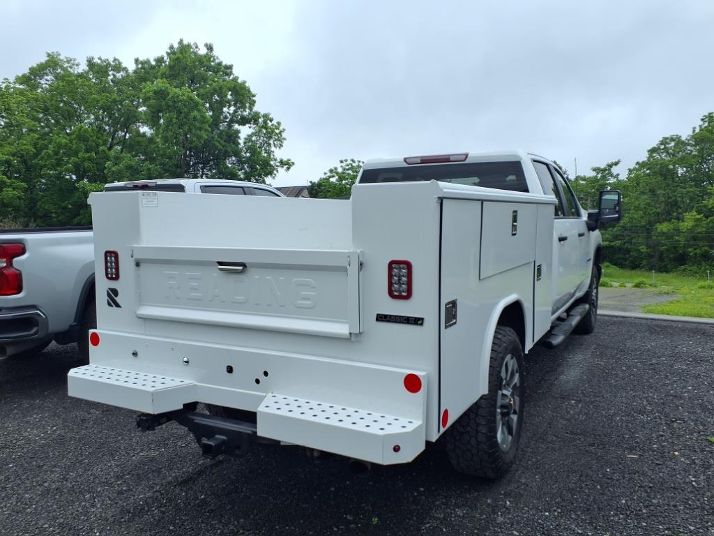 2024 Chevrolet Silverado 2500HD Custom photo 6