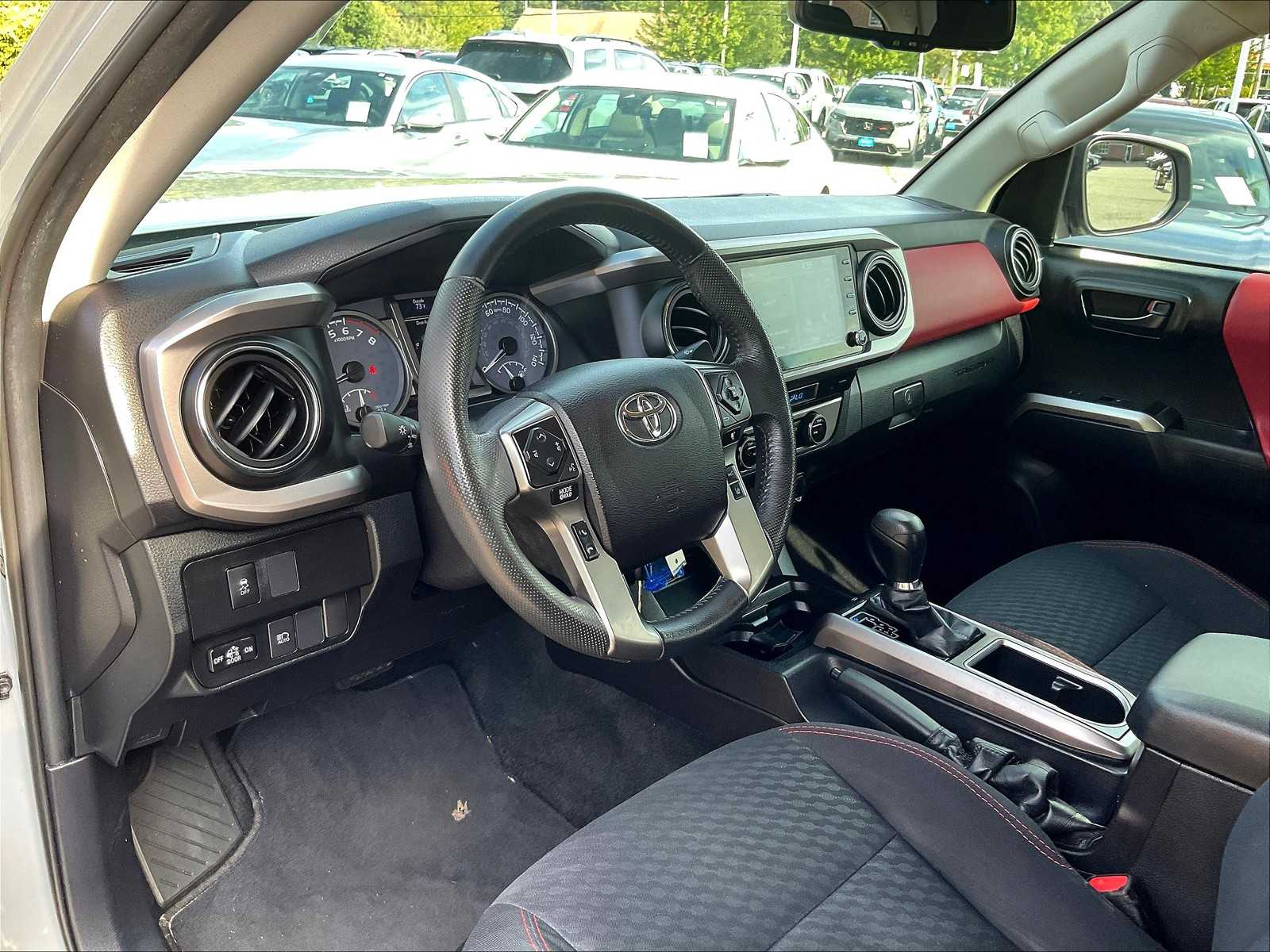 2021 Toyota Tacoma SR5 photo 8