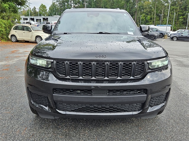 2023 Jeep Grand Cherokee Altitude photo 2