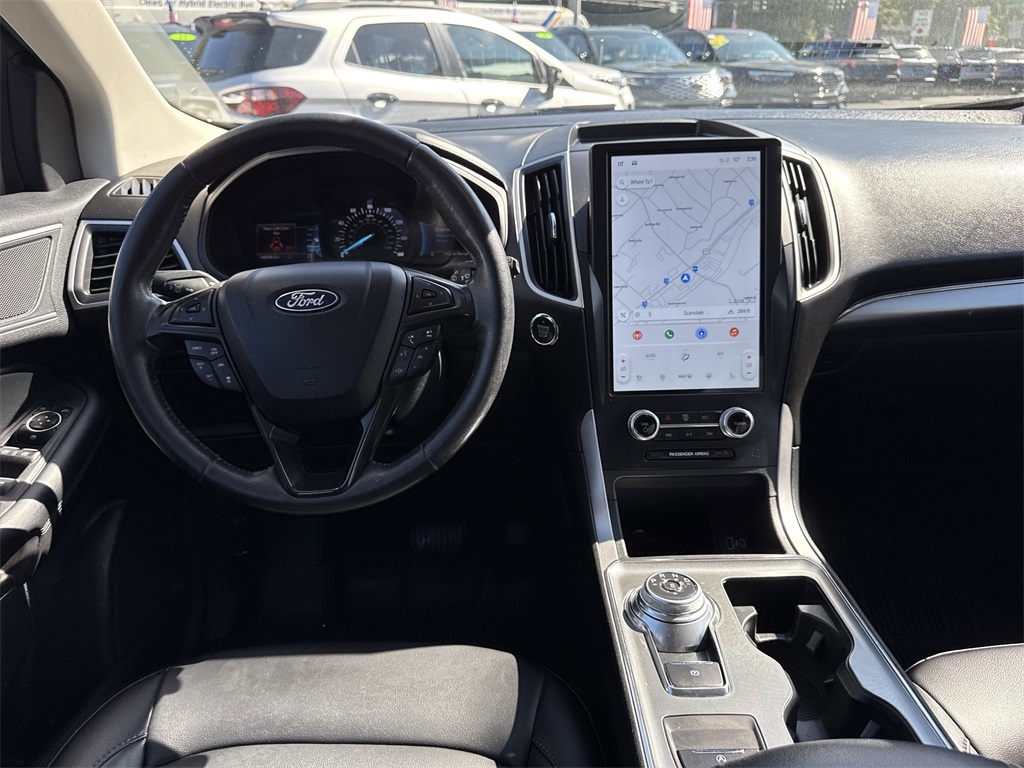 2022 Ford Edge SEL photo 12
