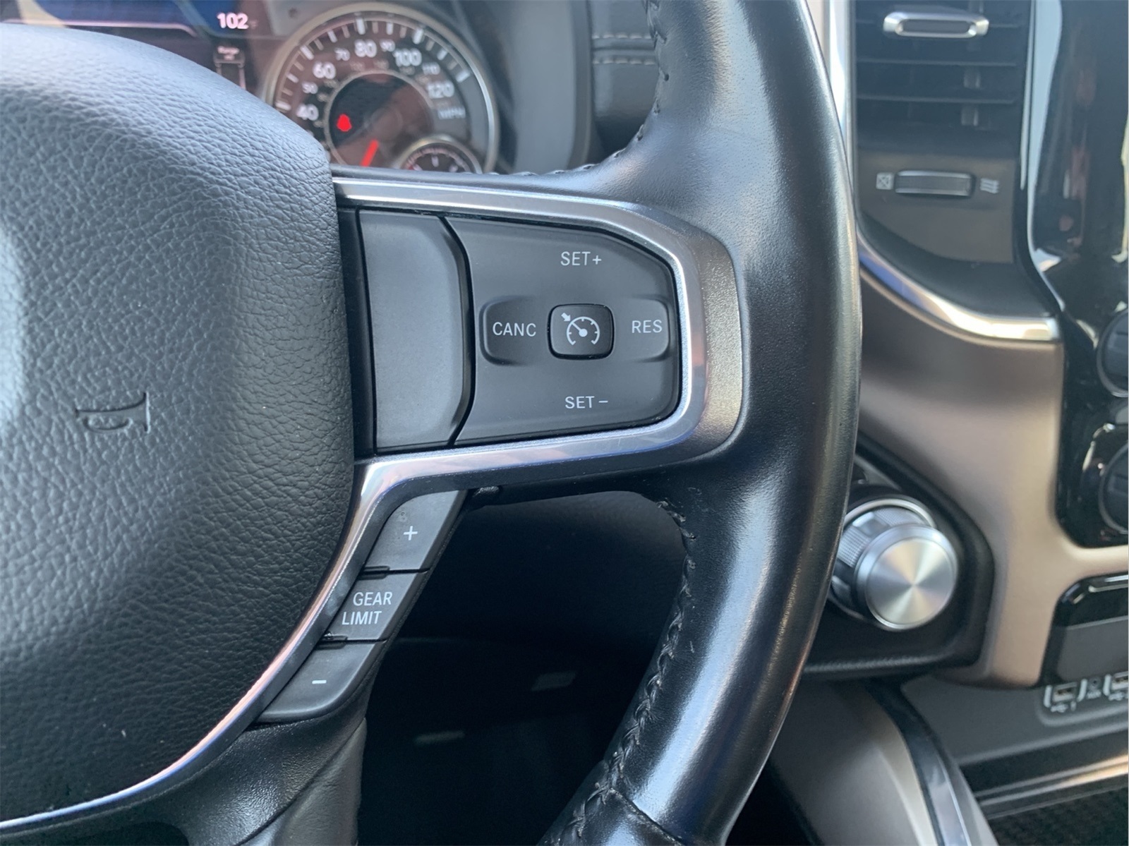 2022 Ram 1500 Laramie photo 17