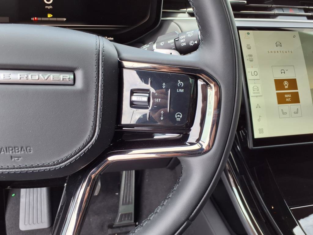 2025 Land Rover Range Rover Sport SE photo 16