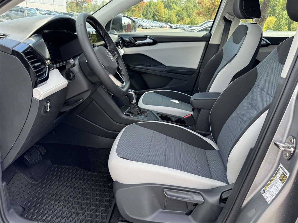 2025 Volkswagen Taos S photo 10