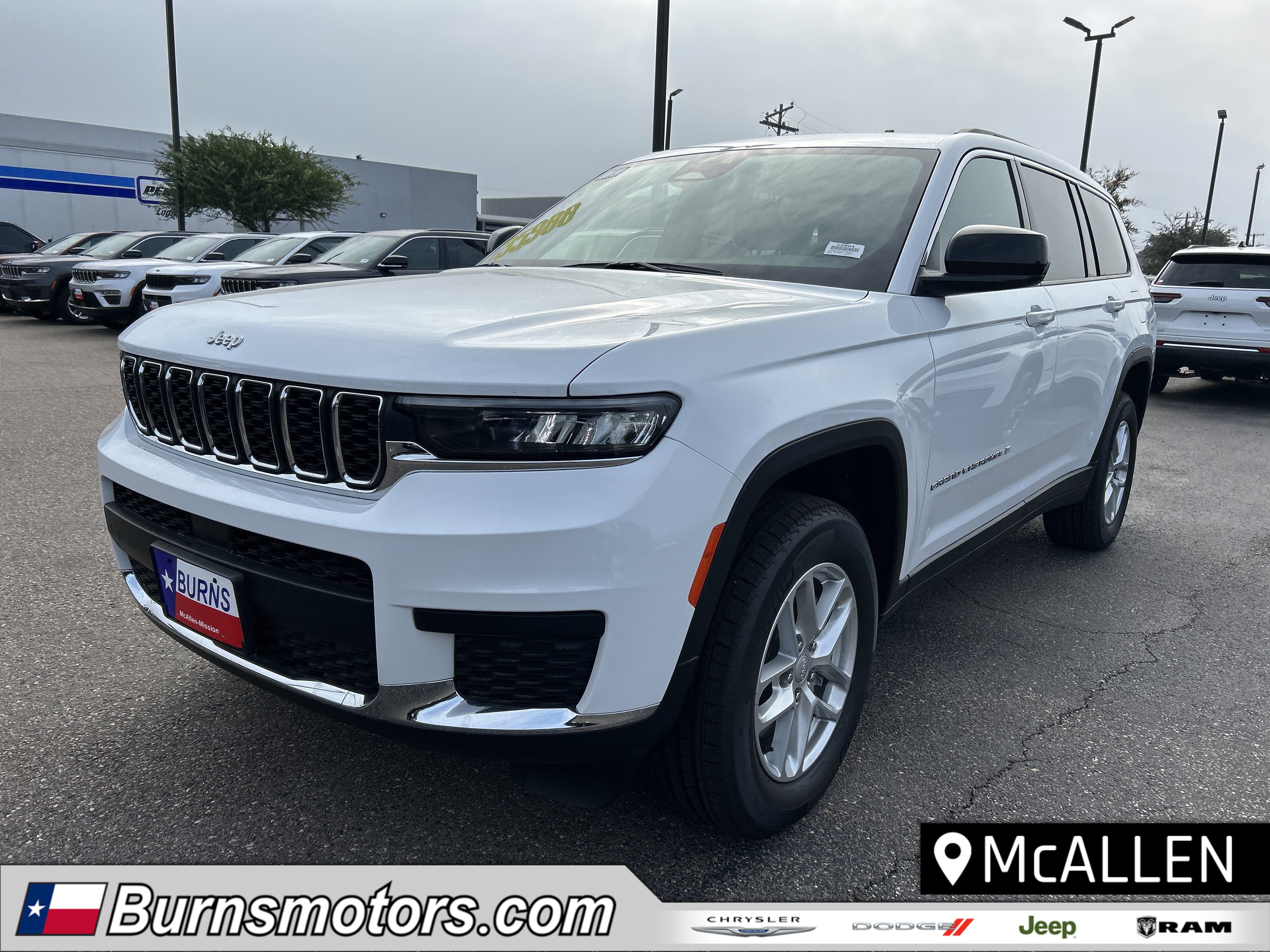 2025 Jeep Grand Cherokee L Laredo's photo