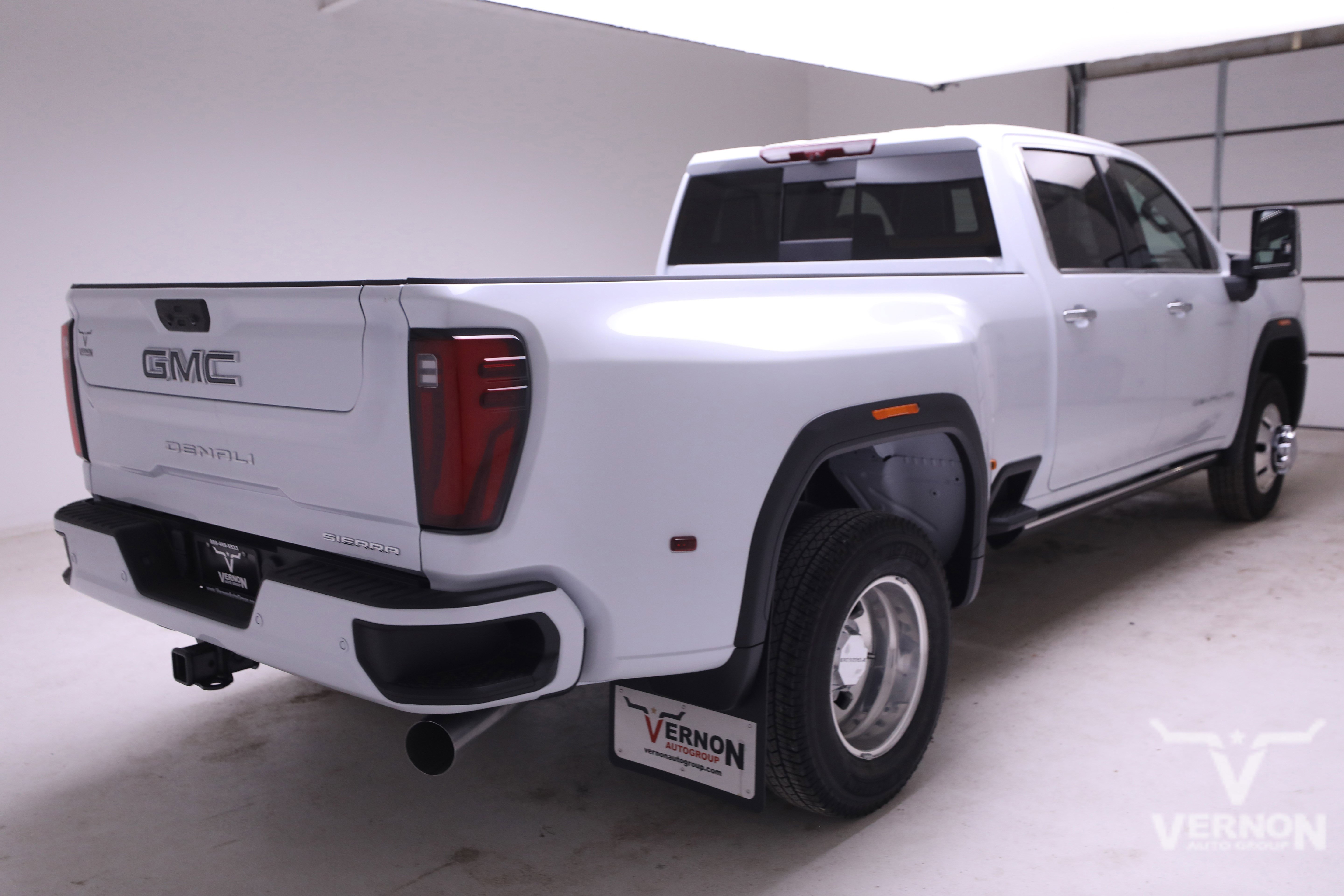 2026 Gmc Sierra 3500 HD Denali Ultimate photo 3