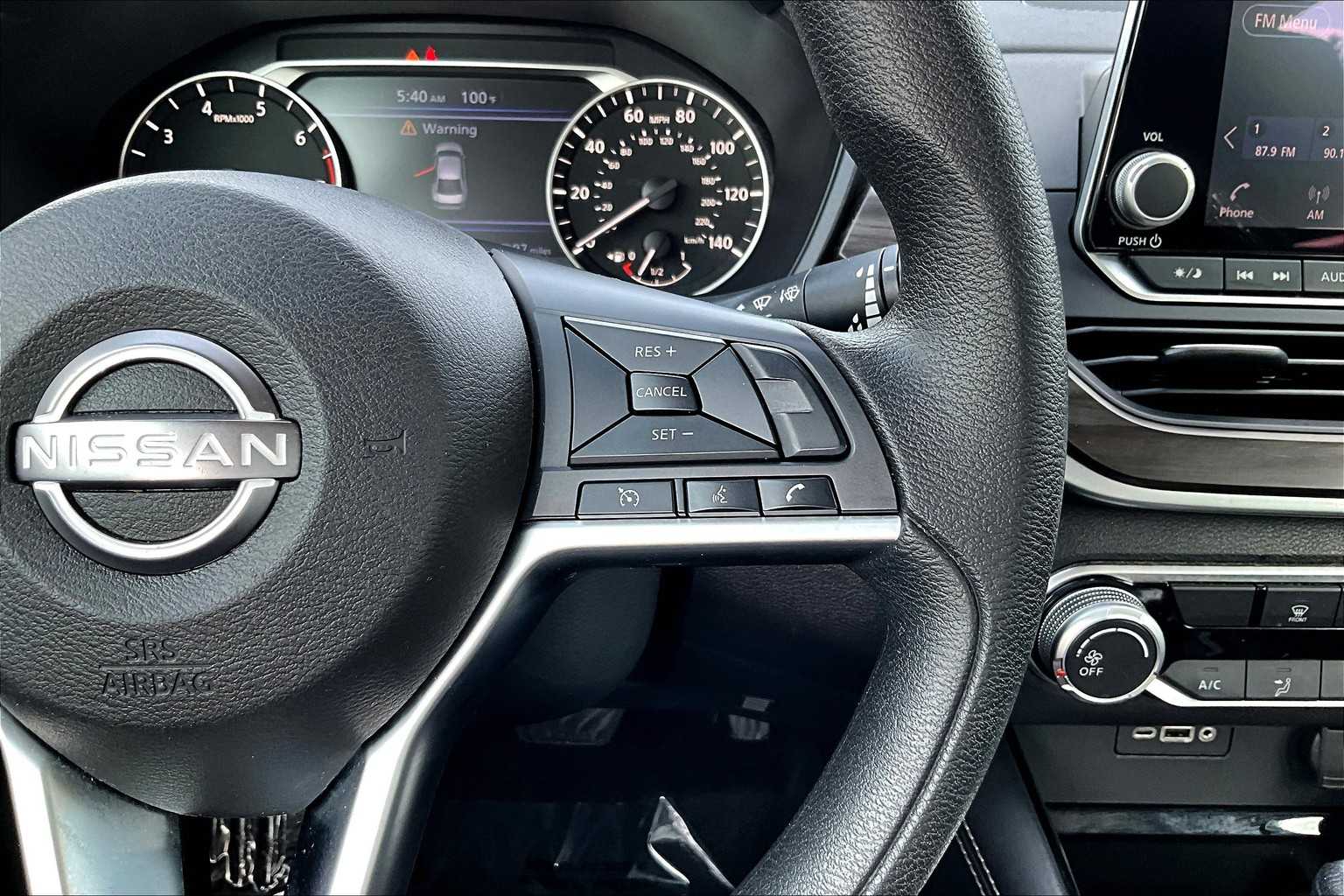 2023 Nissan Altima SV photo 21