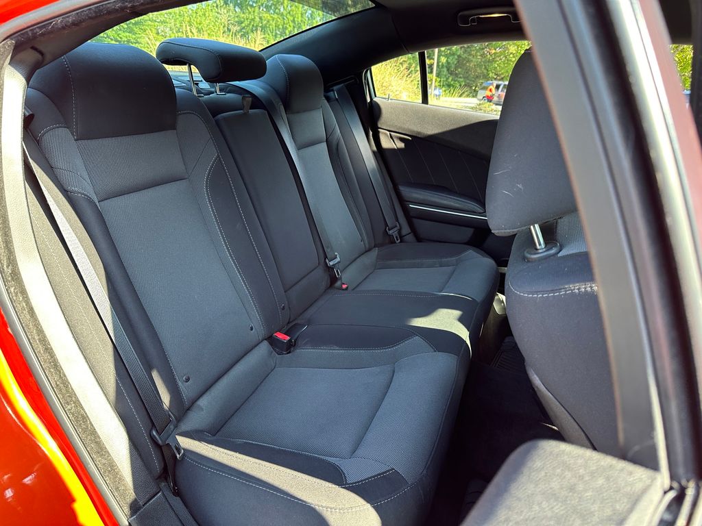 2018 Dodge Charger SXT Plus photo 29