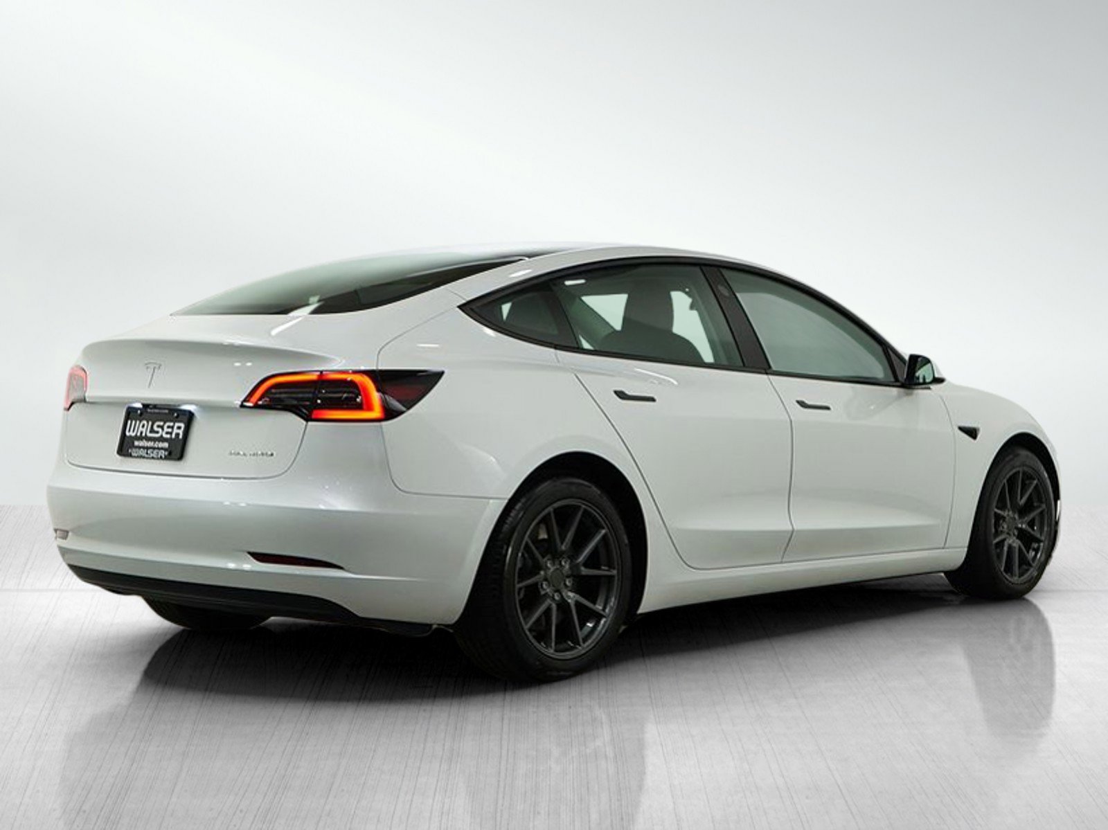 2023 Tesla Model 3 Long Range photo 5