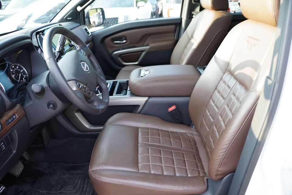 2024 Nissan Titan Platinum Reserve photo 6