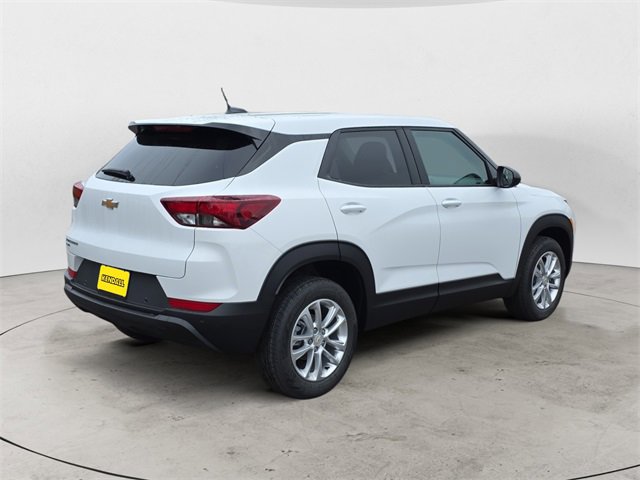 2026 Chevrolet Trailblazer LS photo 2