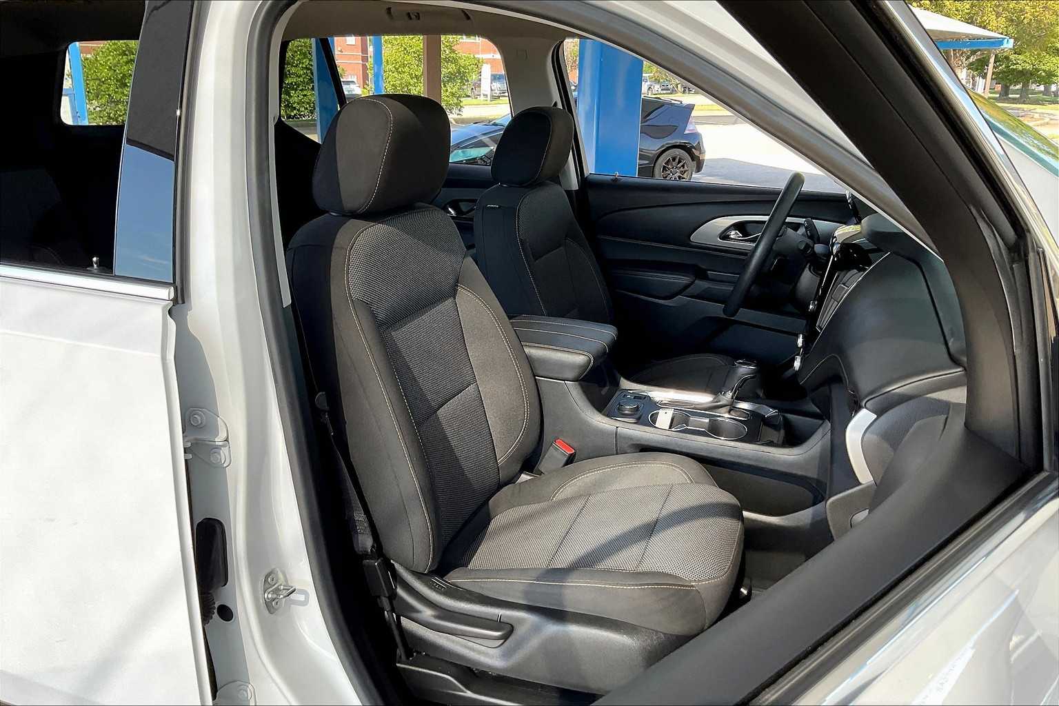 2018 Chevrolet Traverse LS photo 8