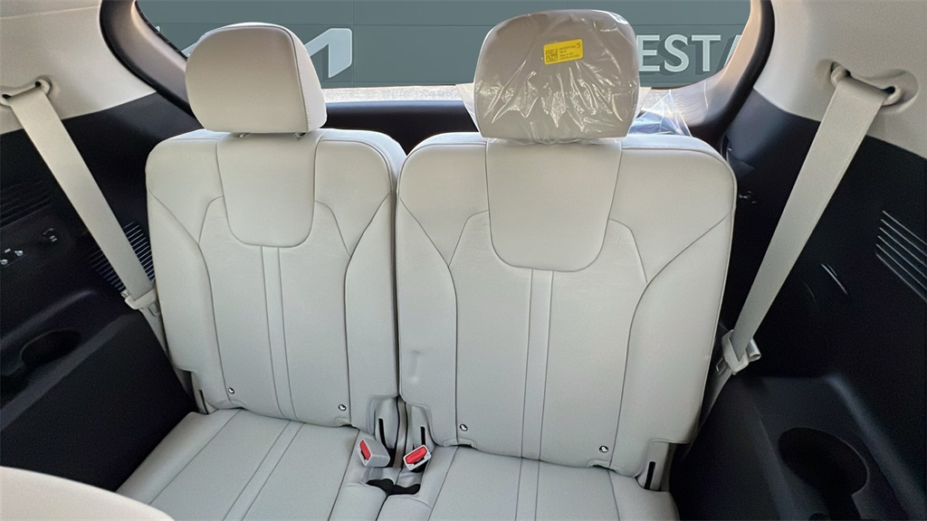 2025 Kia Sorento S photo 4