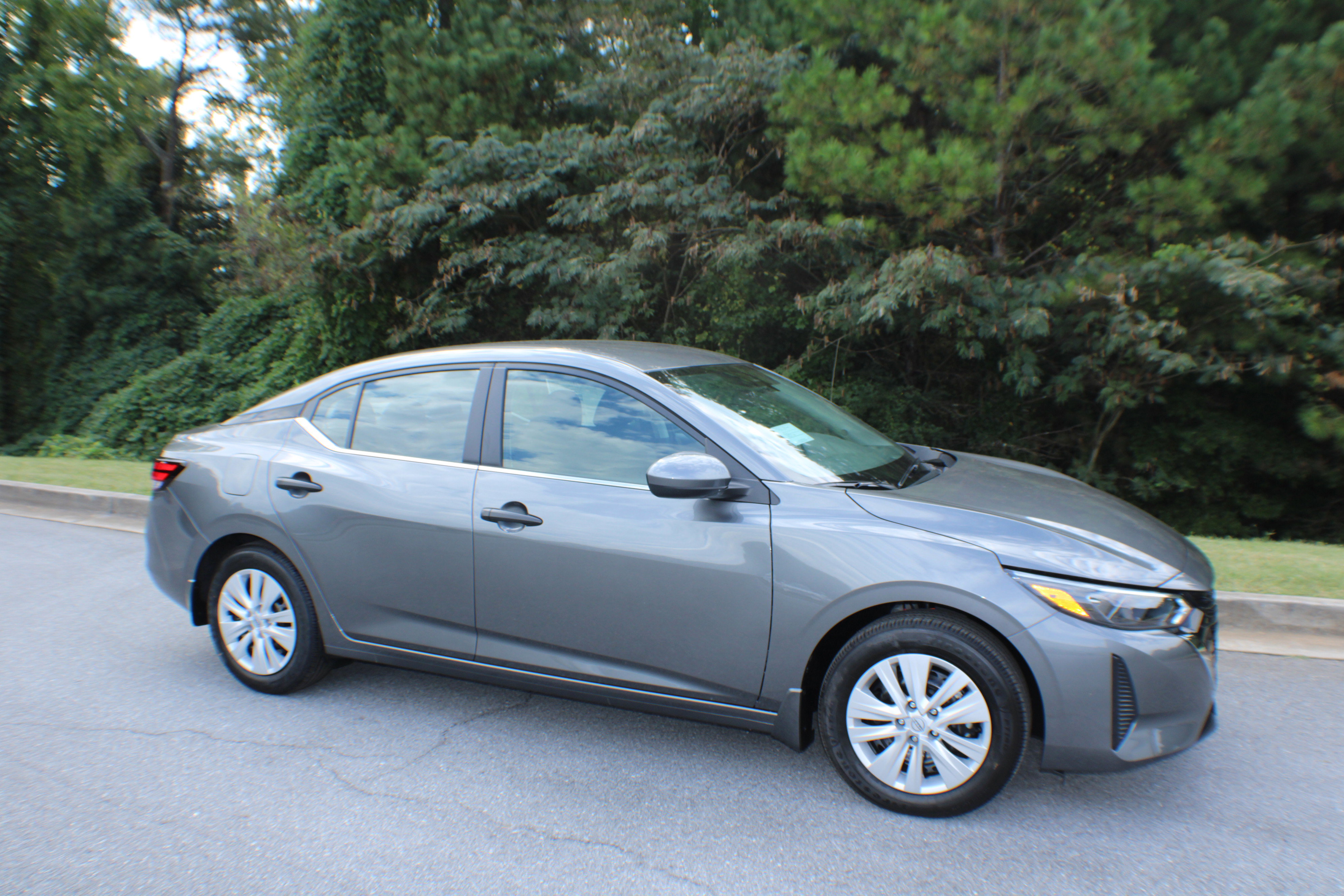 2025 Nissan Sentra S's photo