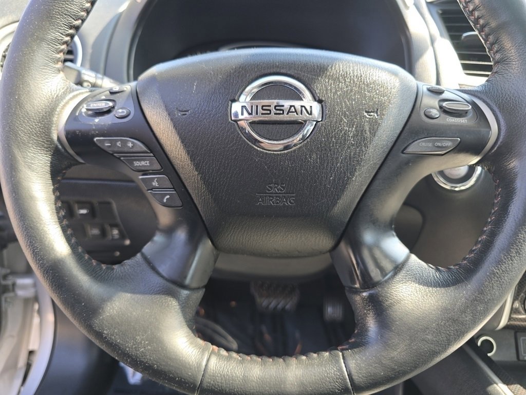2020 Nissan Pathfinder SL photo 18