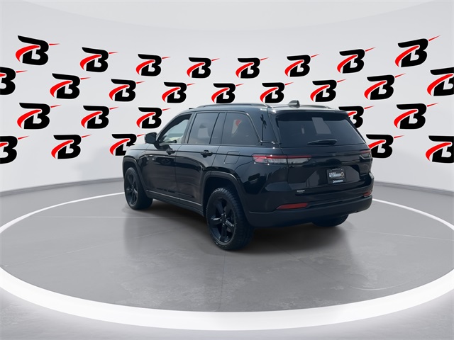 2023 Jeep Grand Cherokee Laredo Altitude photo 6