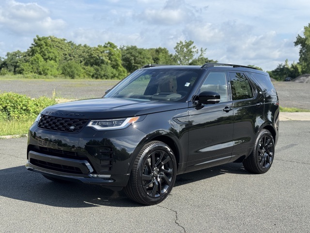 2025 Land Rover Discovery Dynamic SE's photo