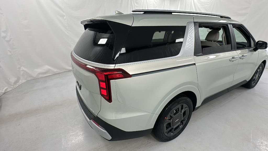 2026 Kia Carnival EX photo 3