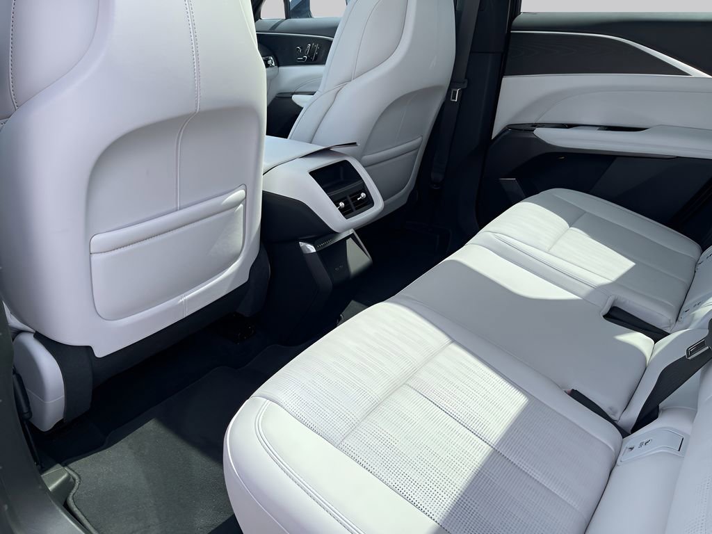 2025 Cadillac Lyriq Sport photo 14