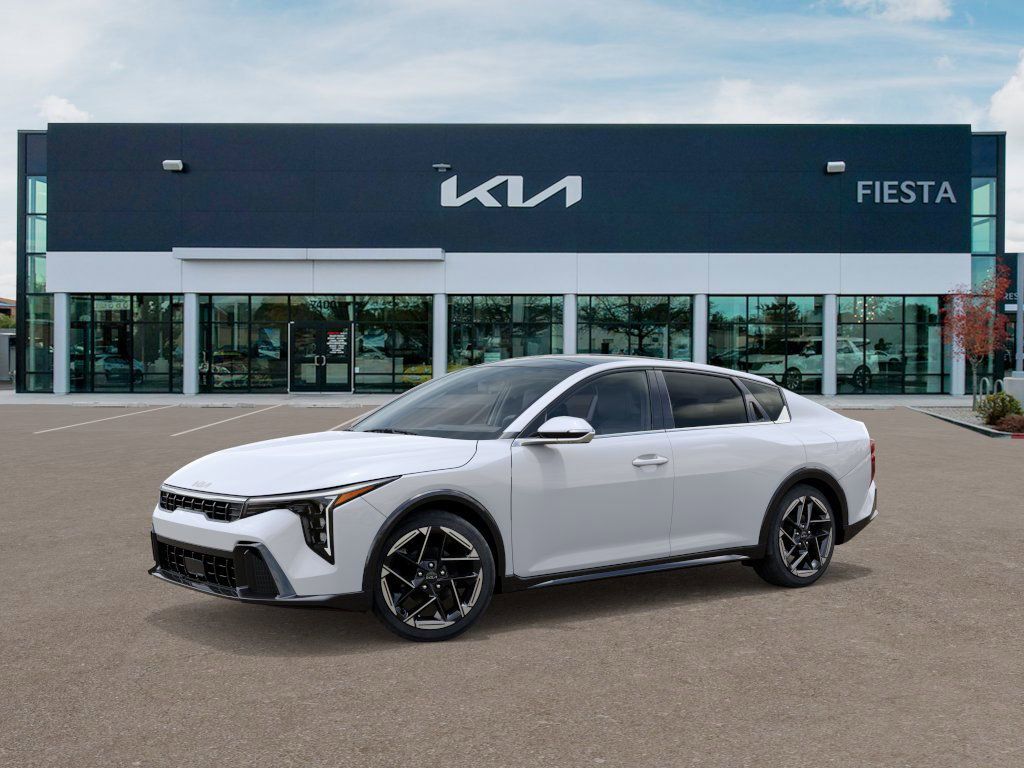 2025 Kia K4 GT-Line photo 2