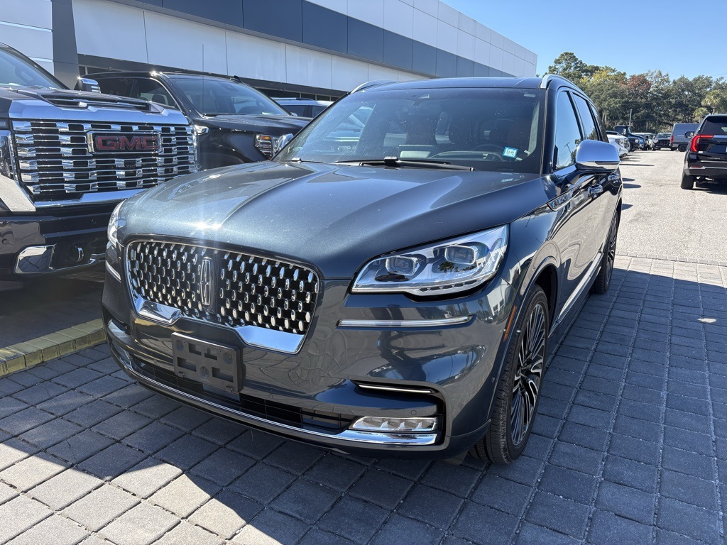 2020 Lincoln Aviator Black Label photo 2