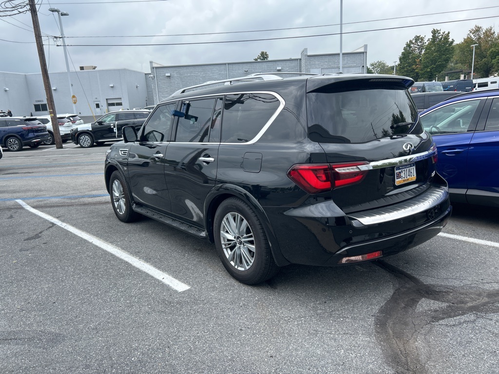2019 Infiniti QX80 Luxe photo 2