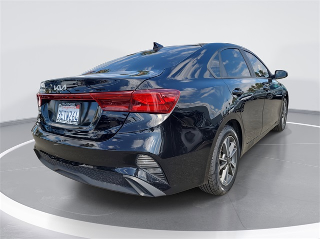 2023 Kia Forte LXS photo 4