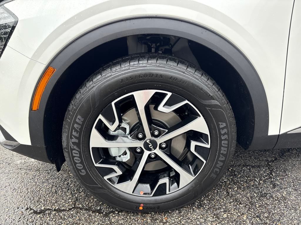 2025 Kia Sportage Hybrid EX photo 2
