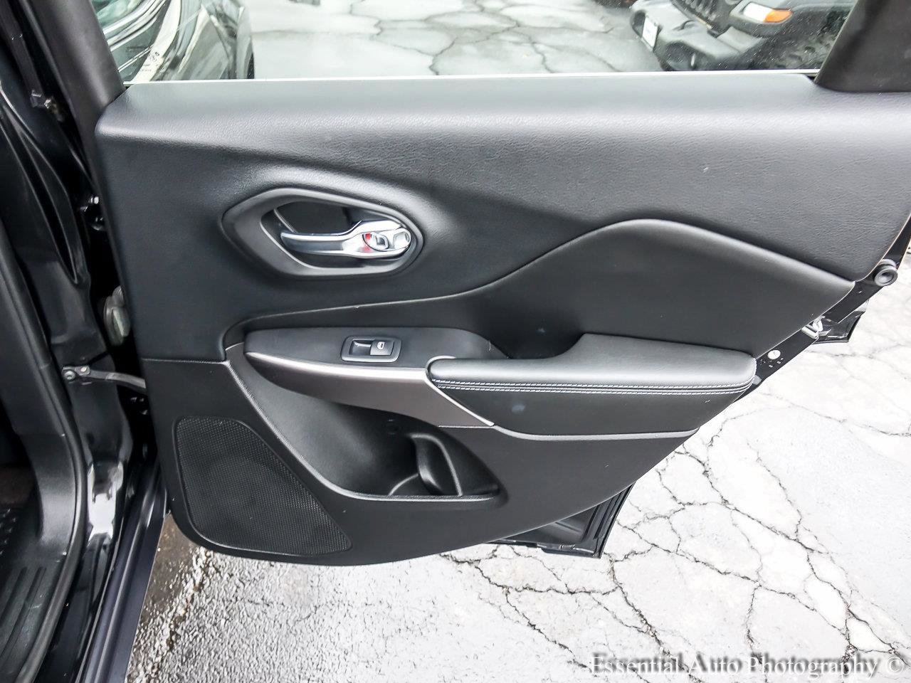 2019 JEEP CHEROKEE - Image 20