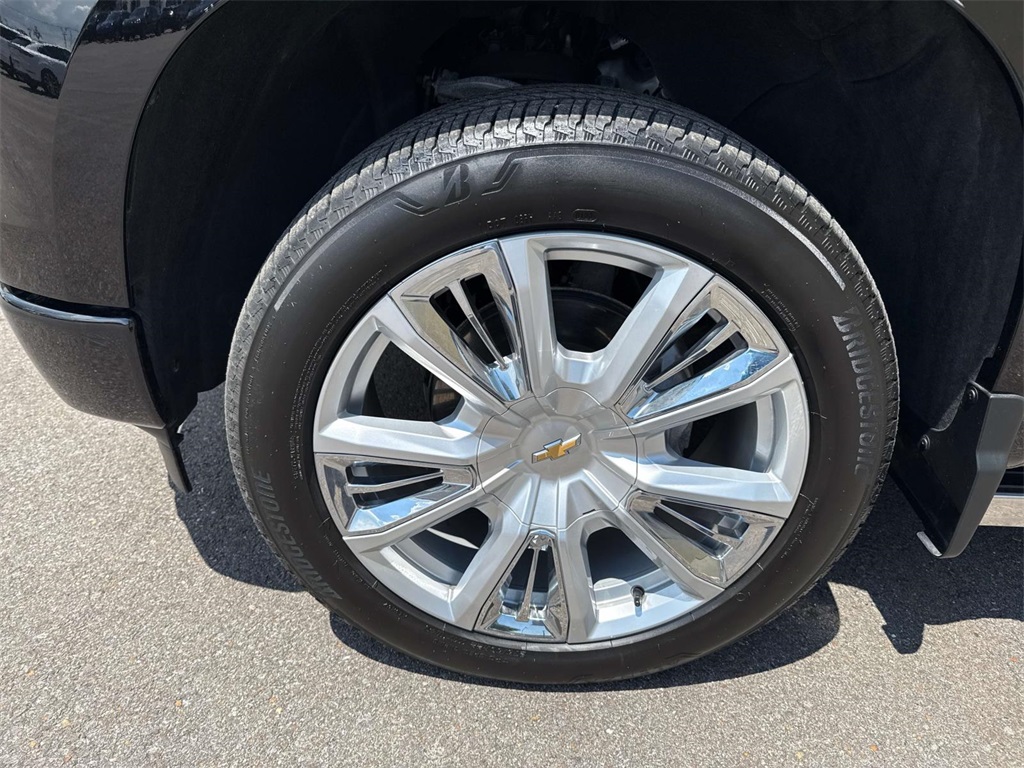 2023 Chevrolet Silverado 1500 High Country photo 6