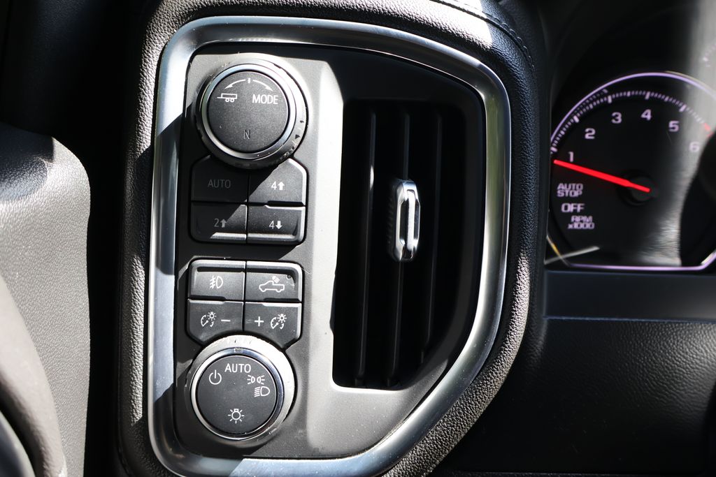 2020 Chevrolet Silverado 1500 RST photo 26