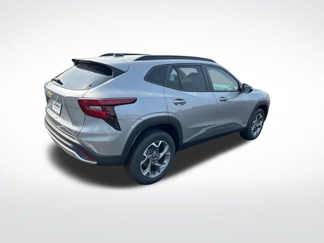 2025 Chevrolet Trax LT photo 3