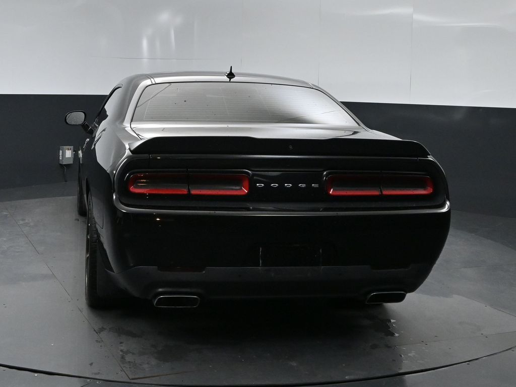 2016 Dodge Challenger R/T Scat Pack photo 3