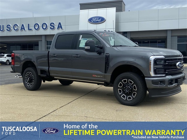 2026 Ford F-350 Super Duty Platinum's photo