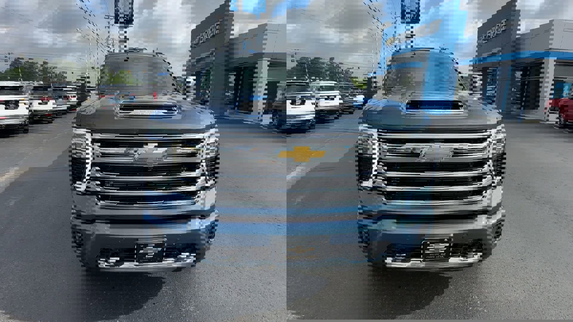 2025 Chevrolet Silverado 2500HD High Country photo 2