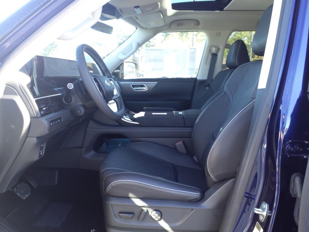 2025 Infiniti QX80 Luxe photo 4