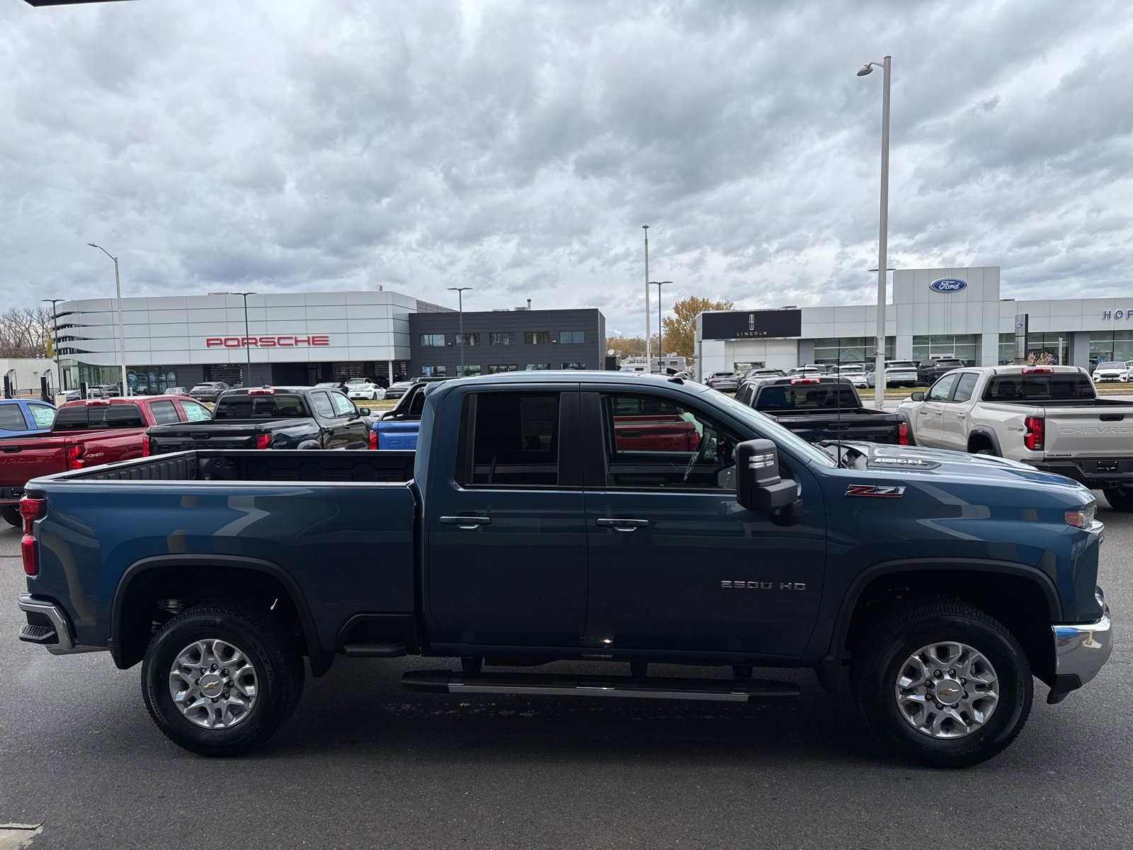 2026 Chevrolet Silverado 2500HD LT photo 4