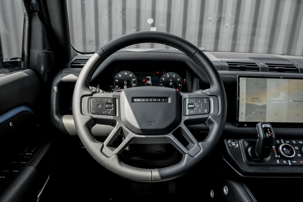 2025 Land Rover Defender 110 X-Dynamic SE photo 15