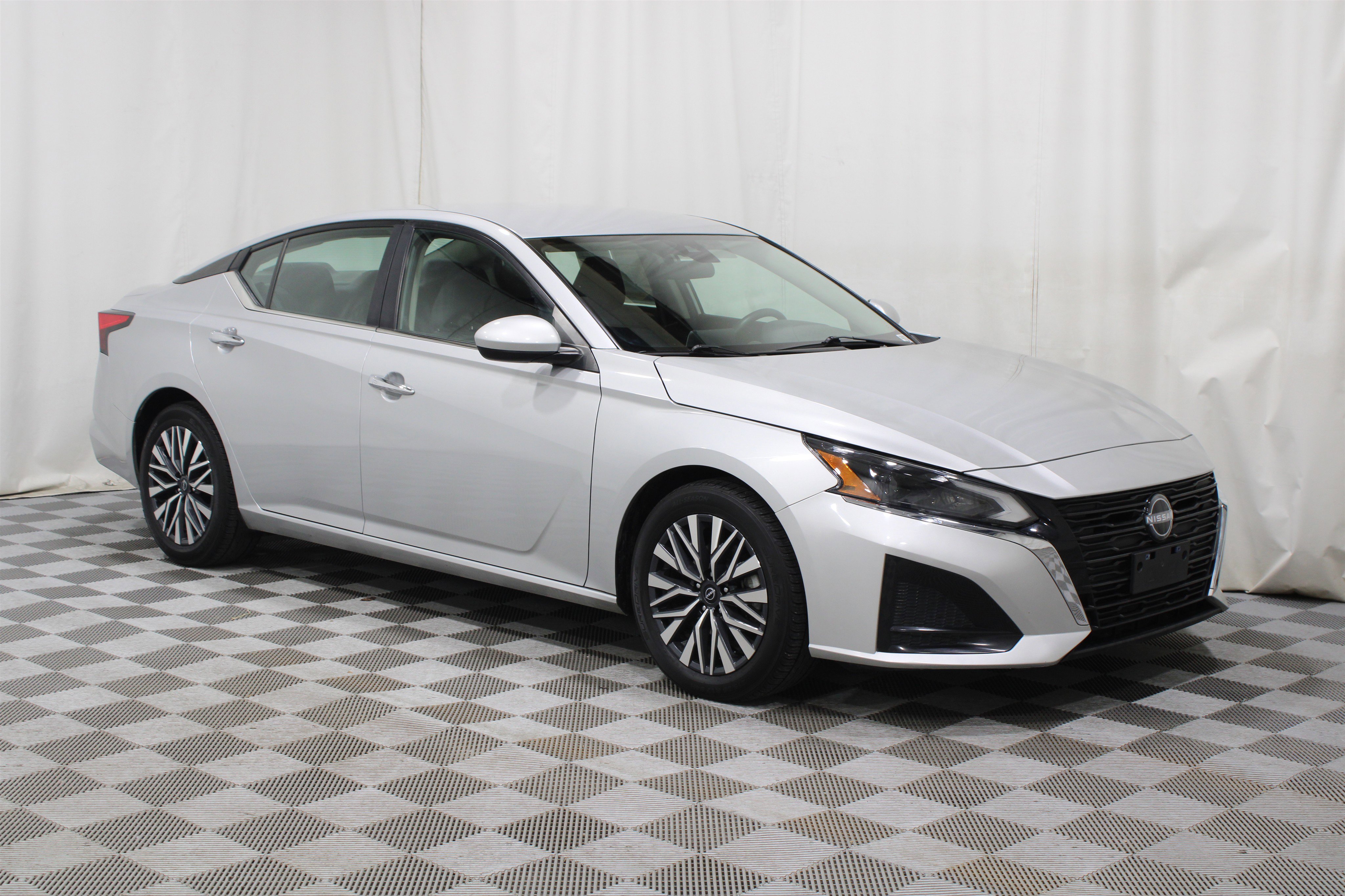 2023 Nissan Altima SV