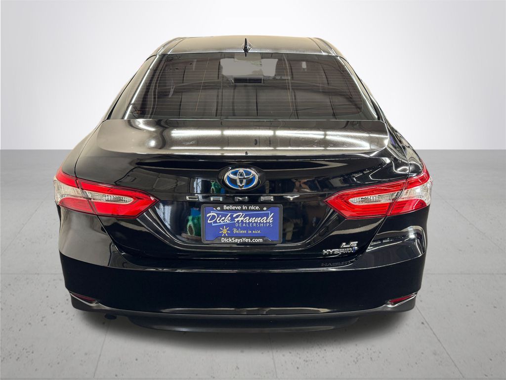2018 Toyota Camry Hybrid LE photo 4