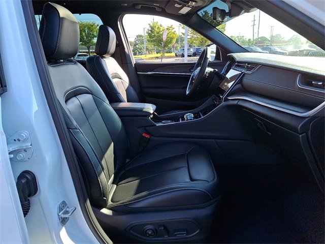 2025 Jeep Grand Cherokee Limited photo 19