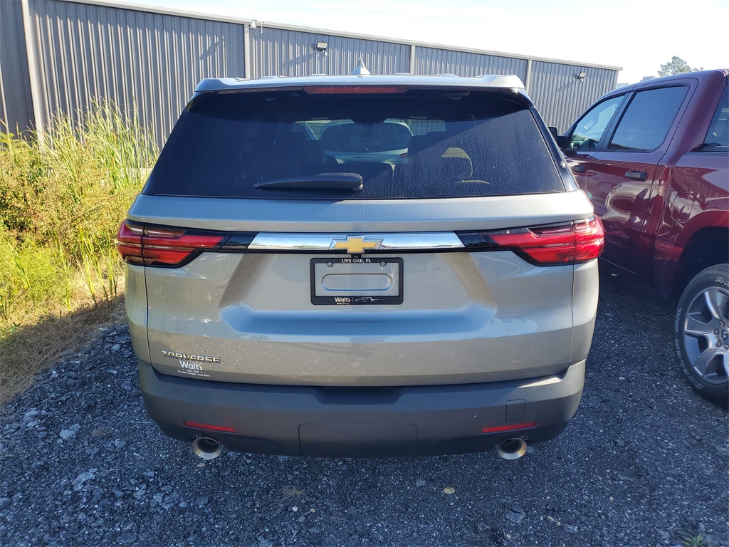 2023 Chevrolet Traverse LS photo 4