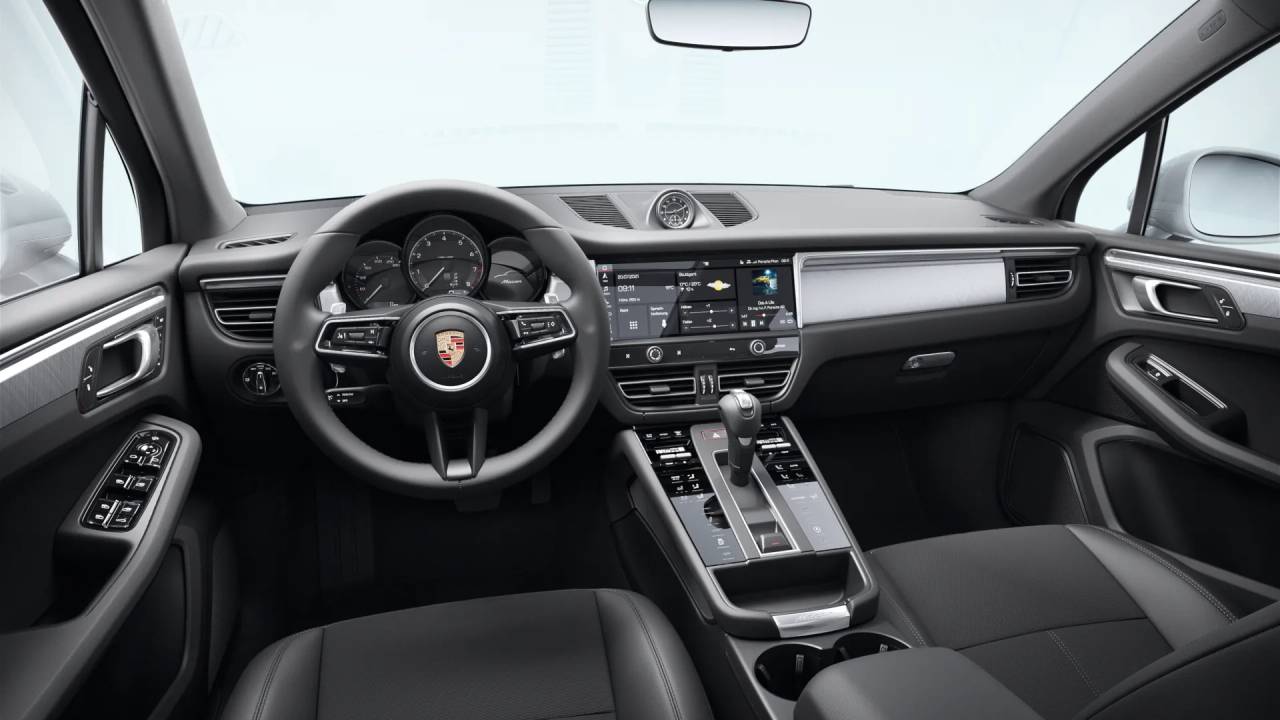 2026 Porsche Macan T photo 10