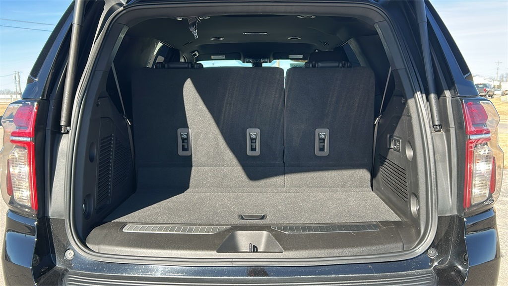 2022 Chevrolet Tahoe High Country photo 2