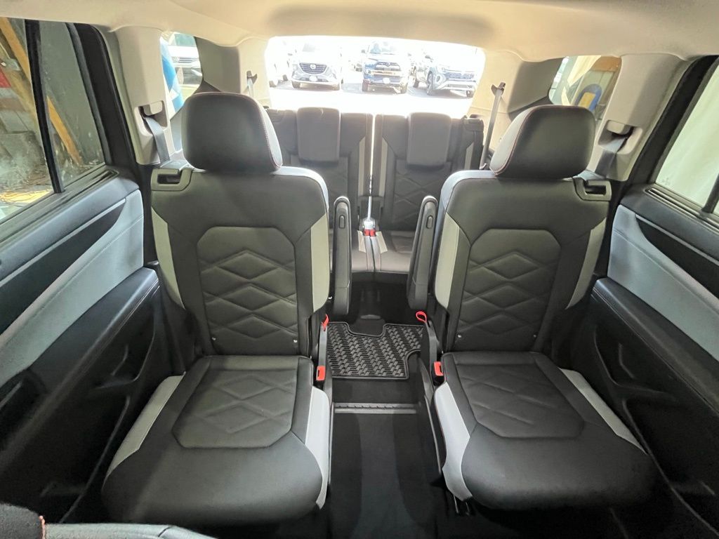 2025 Volkswagen Atlas Peak Edition SE photo 25