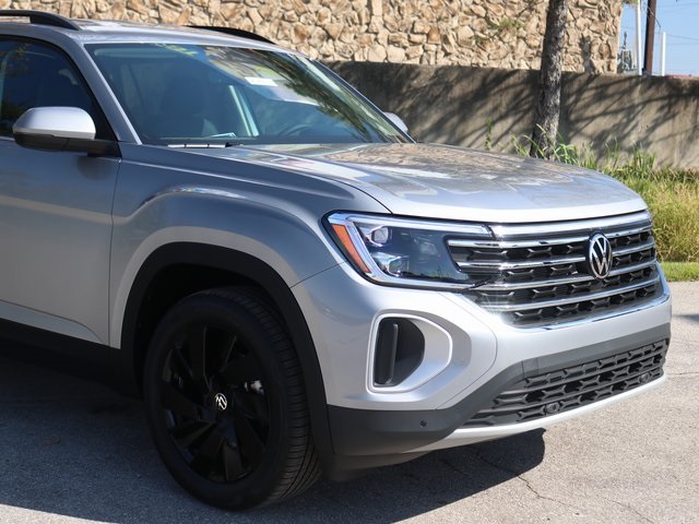 2026 Volkswagen Atlas SE Technology photo 3