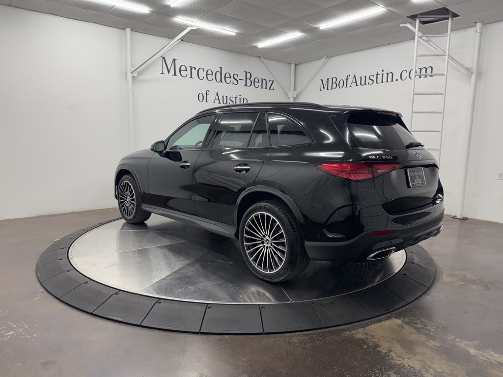 2026 Mercedes Benz GLC 300 photo 5